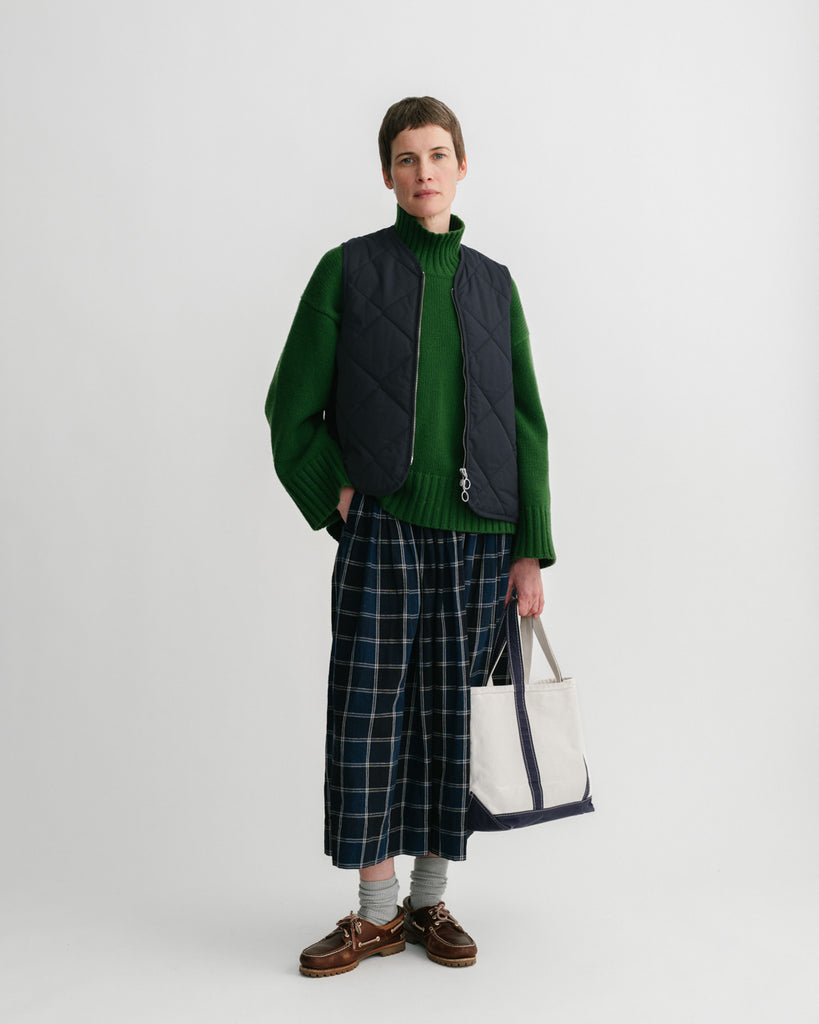 main WOMEN'S DARK NAVY QUILTED VEST