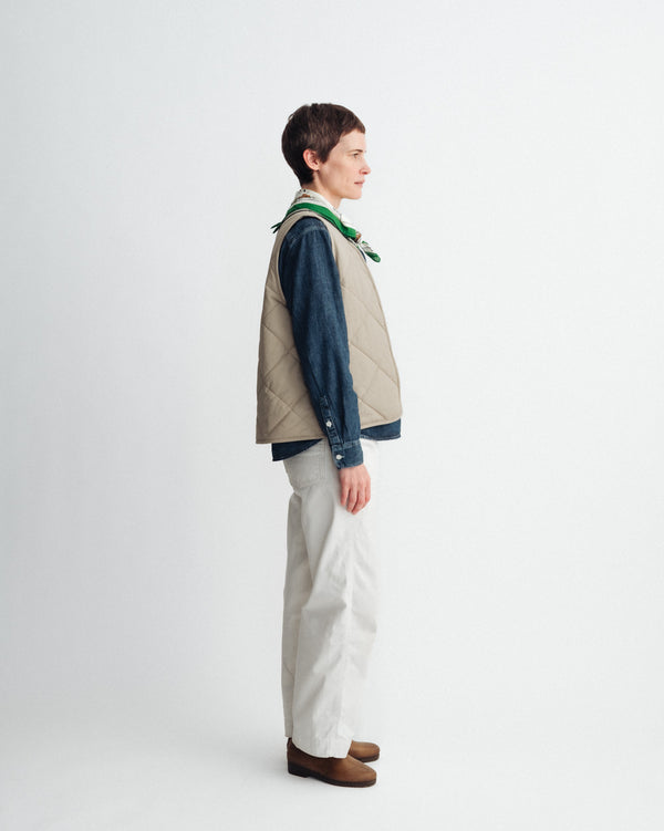 WOMEN'S CLASSIC BEIGE QUILTED VEST