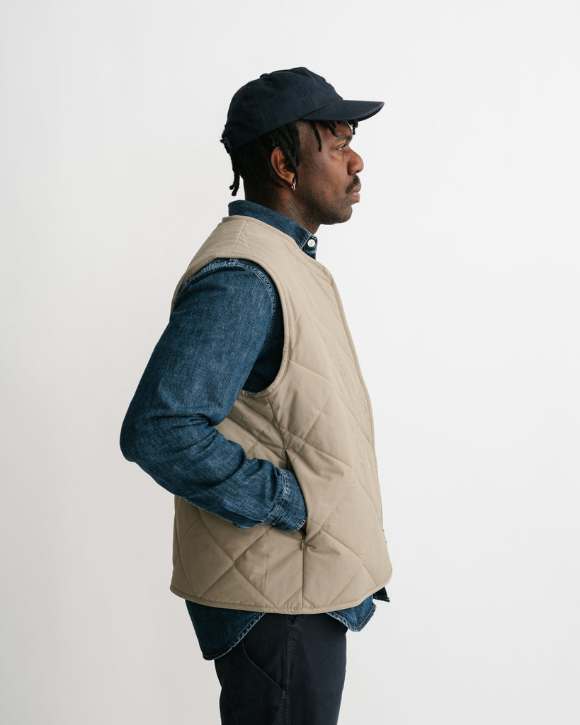 main MEN'S CLASSIC BEIGE QUILTED VEST