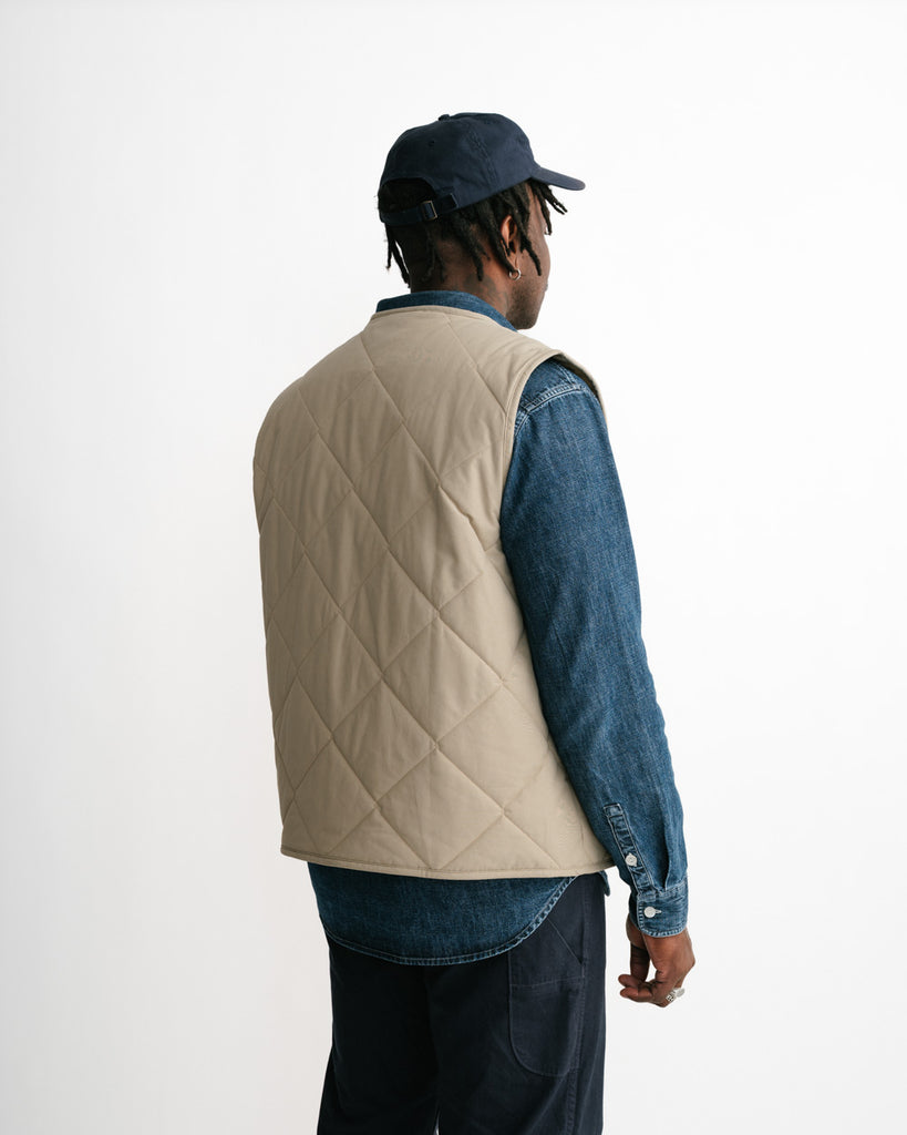 main MEN'S CLASSIC BEIGE QUILTED VEST