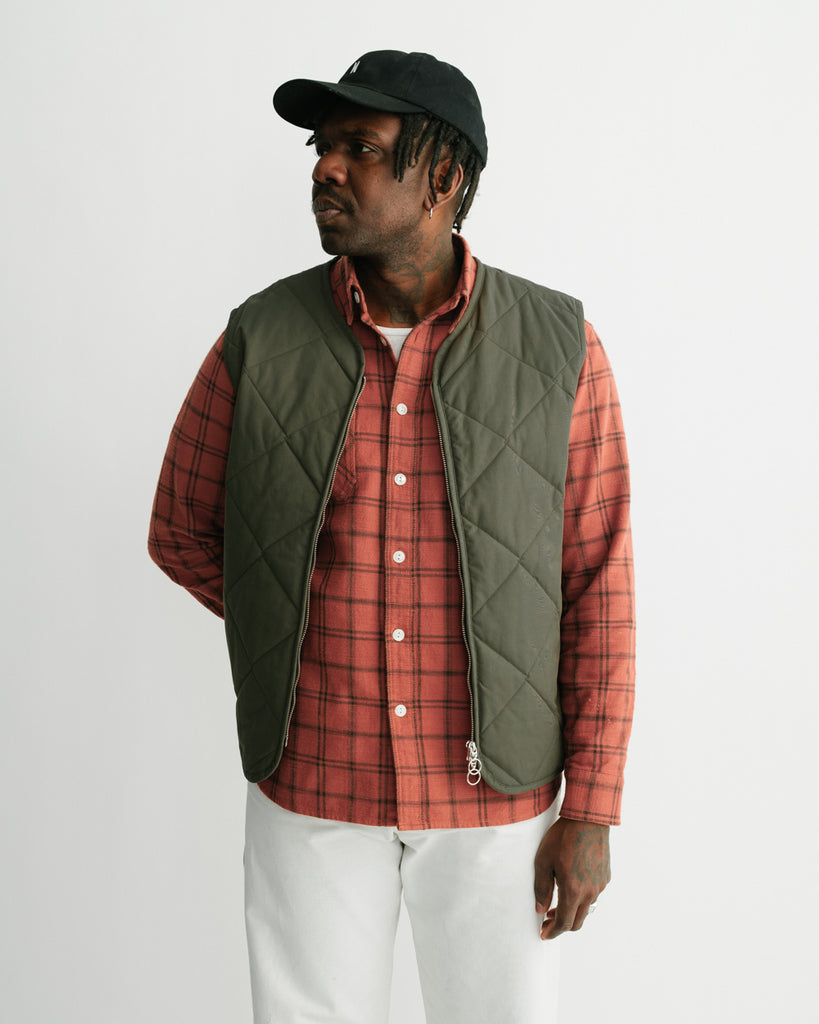 main MEN'S SPRUCE GREEN QUILTED VEST