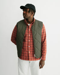 main MEN'S SPRUCE GREEN QUILTED VEST