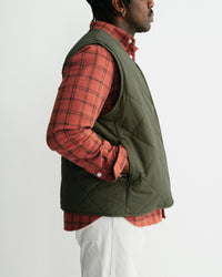 main MEN'S SPRUCE GREEN QUILTED VEST