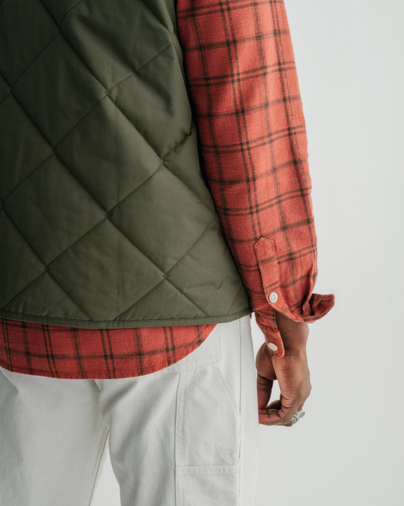 main MEN'S SPRUCE GREEN QUILTED VEST