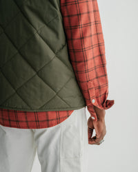 main MEN'S SPRUCE GREEN QUILTED VEST