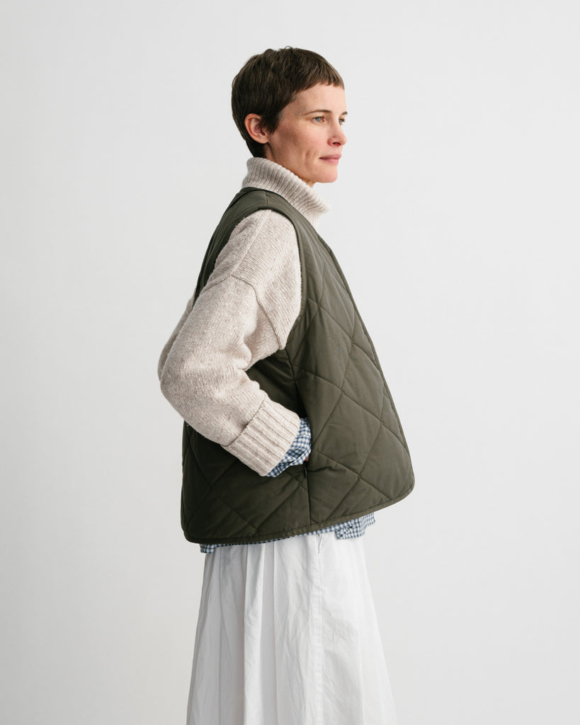 main WOMEN'S SPRUCE GREEN QUILTED VEST