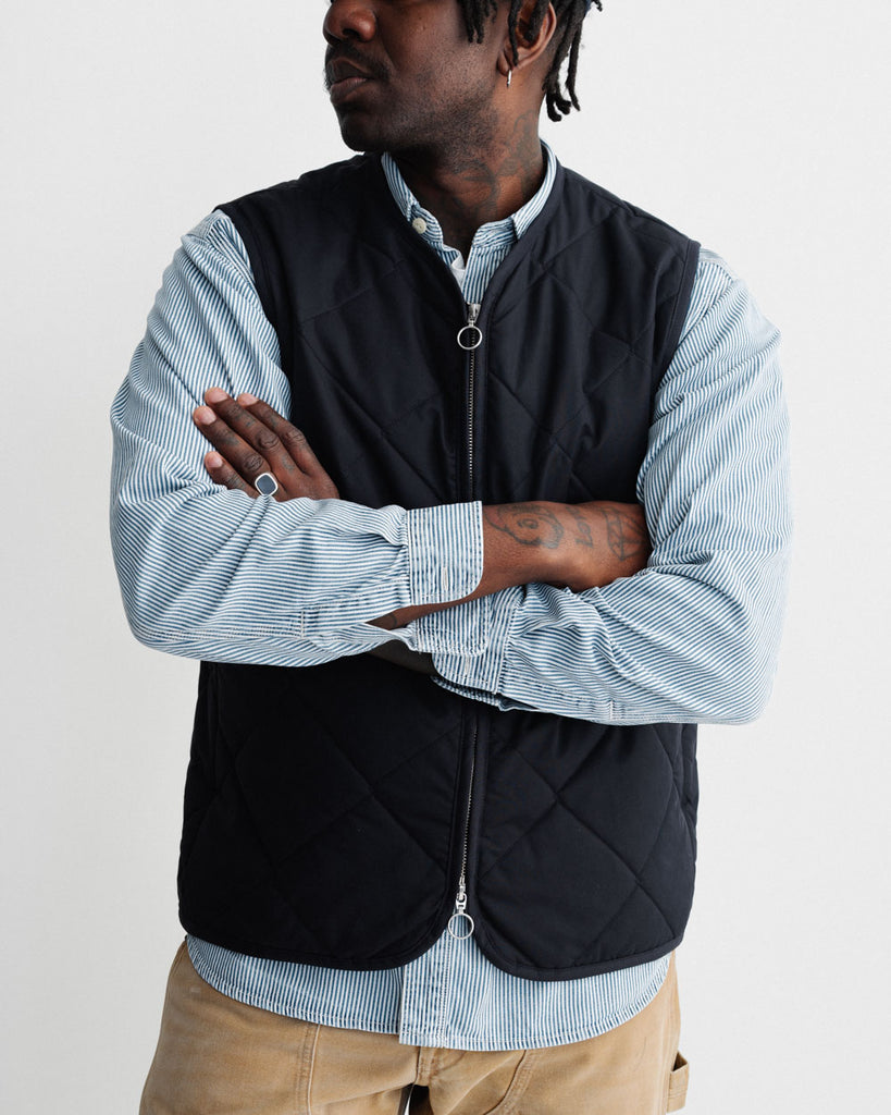 main MEN'S DARK NAVY QUILTED VEST