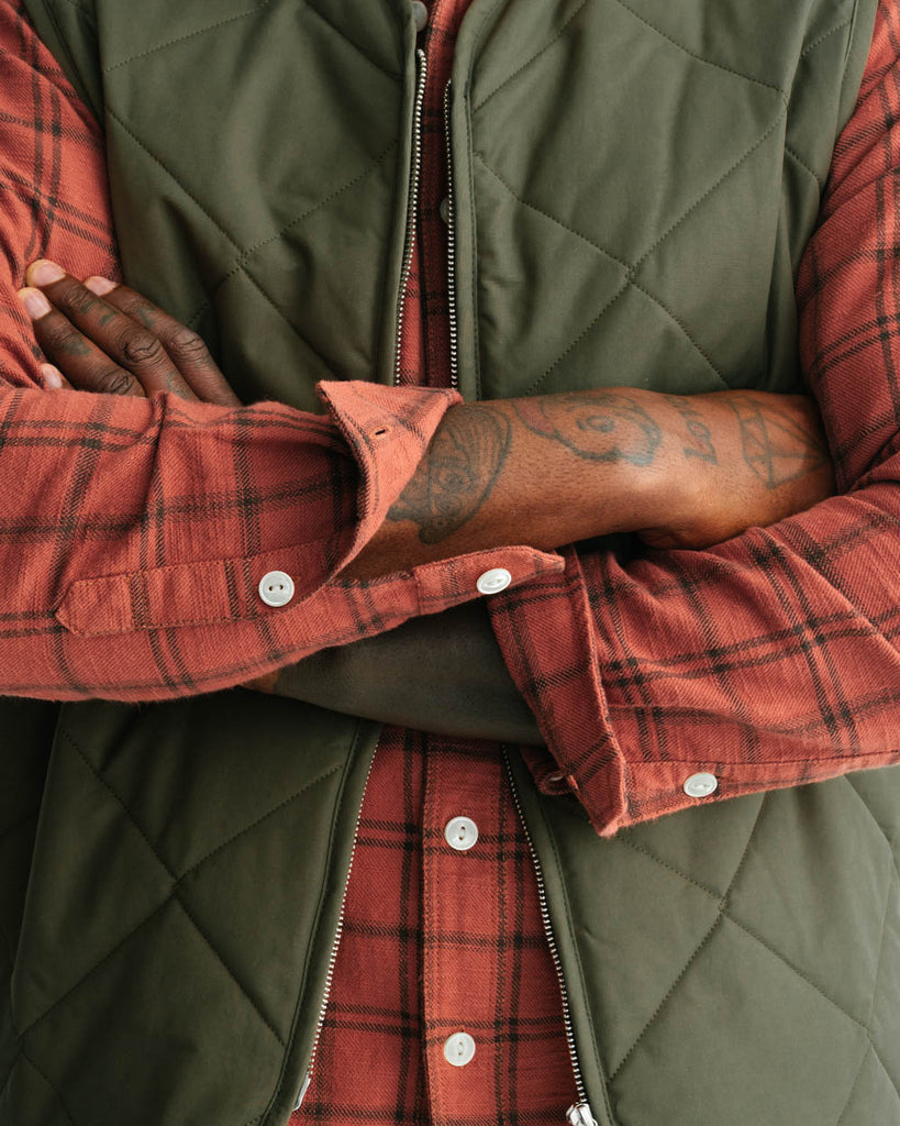 main MEN'S SPRUCE GREEN QUILTED VEST