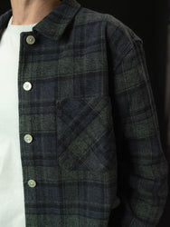 main WOMEN'S NAVY CHECK EASY SHIRT