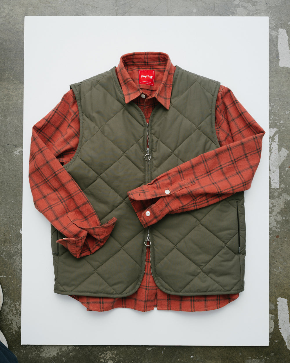 Gallery images of the MEN'S SPRUCE GREEN QUILTED VEST