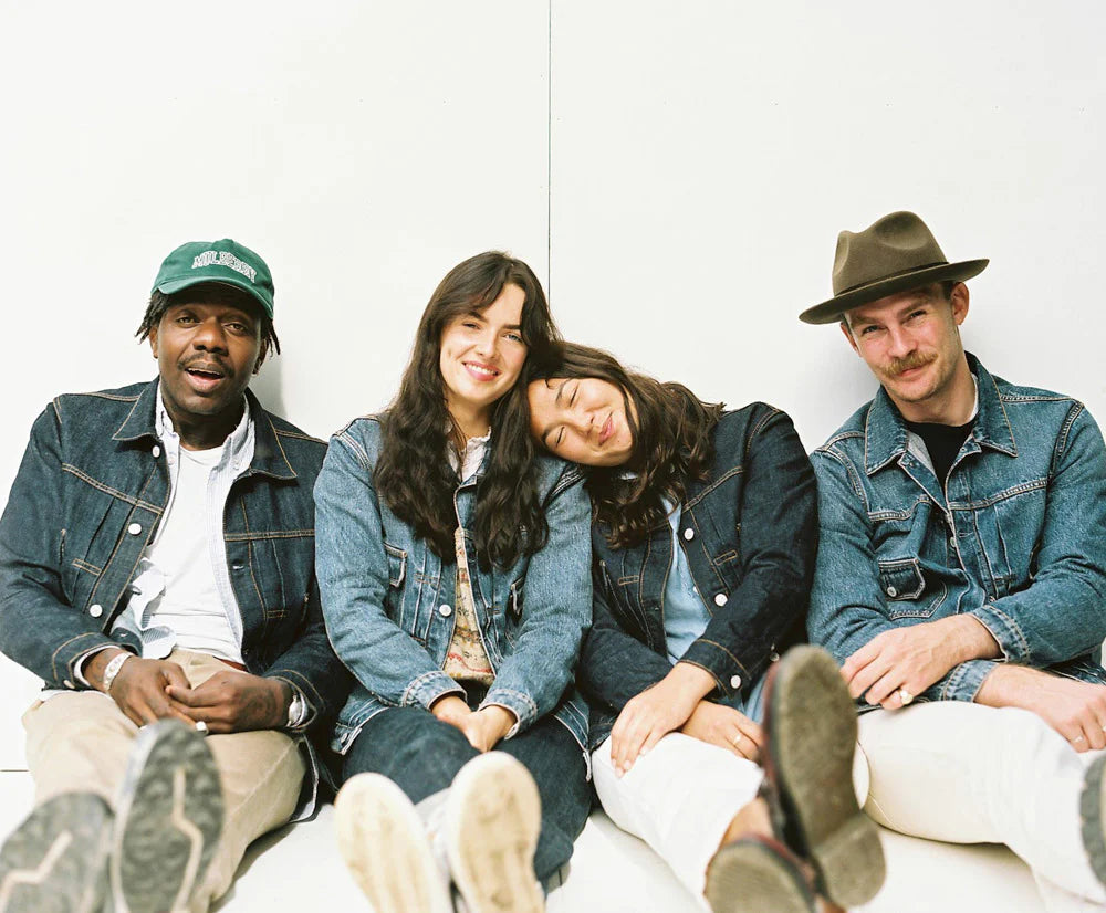 Gallery images of the WOMEN'S BATCH NO.9 - LIGHT VINTAGE WASH