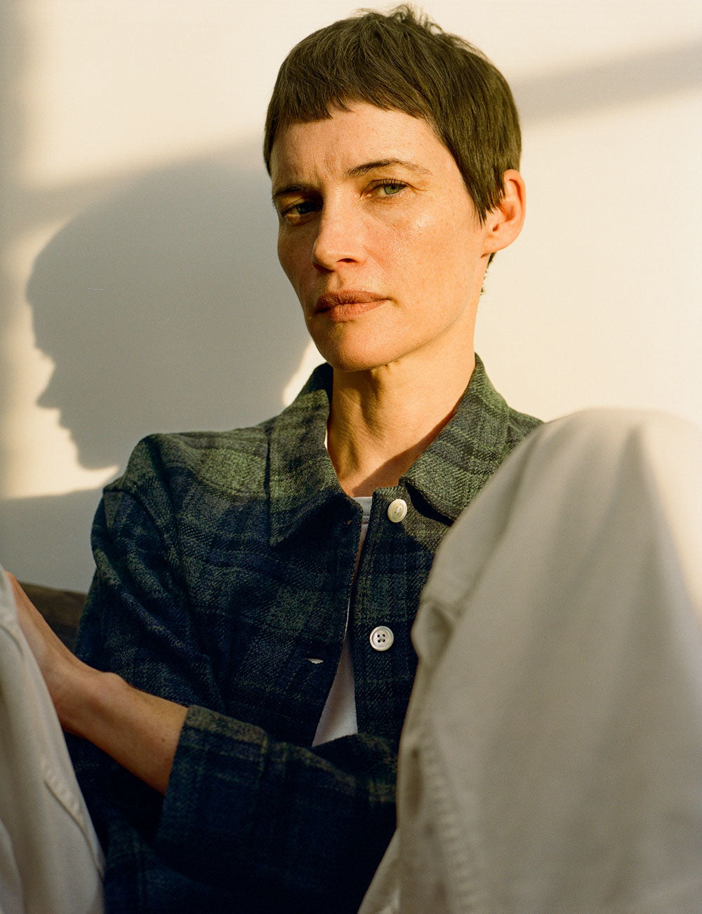 Gallery images of the WOMEN'S NAVY CHECK EASY SHIRT
